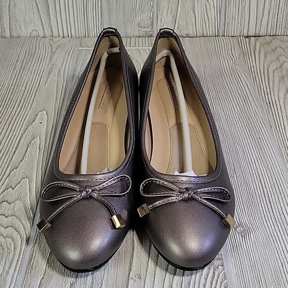 Salon Studio Slip On Metallic Wedge Shoes With Bow Womens Size 9 NEW - Picture 4 of 14